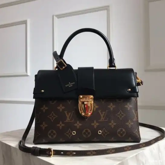Vuitton ONE HANDLE Louis 0516